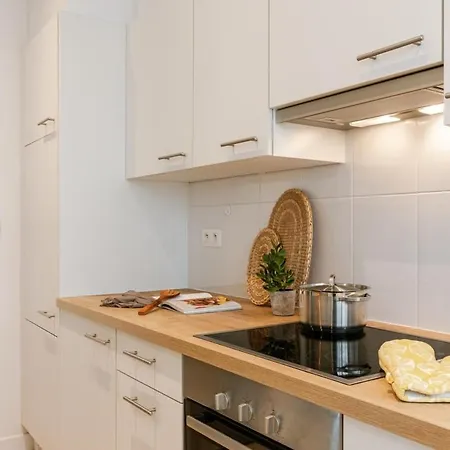 Huswell - Cozy With Parking Near The Apartment *